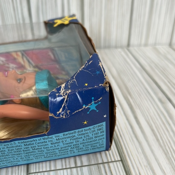 Toy Story 2 Tour Guide Barbie Doll 1999 Special Edition Disney Pixar 24015 NIB - Picture 9 of 11